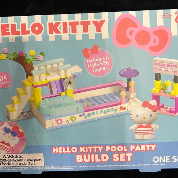 Hello Kitty Pool Party Build Set and Figure - Picture 3 of 5